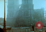 Immagine di La cattedrale di Notre Dame Parigi Francia, 1945, secondo 5 filmato di repertorio 65675020420