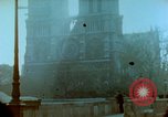 Immagine di La cattedrale di Notre Dame Parigi Francia, 1945, secondo 8 filmato di repertorio 65675020420