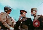 Image russe et nous des généraux Torgau Allemagne, 1945, de la seconde 3 séquences d'archives historiques vidéo 65675020423