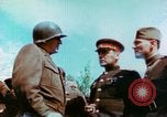 Image russe et nous des généraux Torgau Allemagne, 1945, de la seconde 11 séquences d'archives historiques vidéo 65675020423