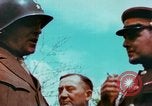 Image russe et nous des généraux Torgau Allemagne, 1945, de la seconde 12 séquences d'archives historiques vidéo 65675020423