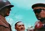 Image russe et nous des généraux Torgau Allemagne, 1945, de la seconde 16 séquences d'archives historiques vidéo 65675020423