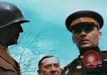 Image russe et nous des généraux Torgau Allemagne, 1945, de la seconde 20 séquences d'archives historiques vidéo 65675020423