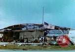 Image endommagé hangar allemand et USAAF Thunderbolts P47 Allemagne, 1945, de la seconde 11 séquences d'archives historiques vidéo 65675020424