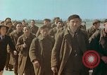 Standbild befreiten französische Soldaten Paris Frankreich, 1945, aus Sekunde 9 historischem Filmmaterial Videoclip 65675020433