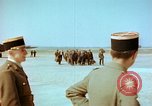Standbild befreiten französische Soldaten Paris Frankreich, 1945, aus Sekunde 20 historischem Filmmaterial Videoclip 65675020433