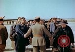 Standbild befreiten französische Soldaten Paris Frankreich, 1945, aus Sekunde 24 historischem Filmmaterial Videoclip 65675020433