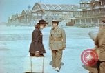 Standbild befreiten französische Soldaten Paris Frankreich, 1945, aus Sekunde 40 historischem Filmmaterial Videoclip 65675020433