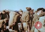 Standbild befreiten französische Soldaten Paris Frankreich, 1945, aus Sekunde 50 historischem Filmmaterial Videoclip 65675020433
