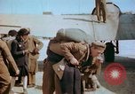 Standbild befreiten französische Soldaten Paris Frankreich, 1945, aus Sekunde 52 historischem Filmmaterial Videoclip 65675020433