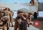 Standbild befreiten französische Soldaten Paris Frankreich, 1945, aus Sekunde 54 historischem Filmmaterial Videoclip 65675020433