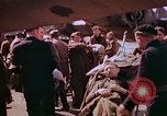 Standbild befreiten französische Soldaten Paris Frankreich, 1945, aus Sekunde 60 historischem Filmmaterial Videoclip 65675020433