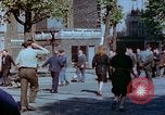 Standbild VE Day Celebrations Paris Frankreich, 1945, aus Sekunde 6 historischem Filmmaterial Videoclip 65675020434