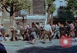 Standbild VE Day Celebrations Paris Frankreich, 1945, aus Sekunde 9 historischem Filmmaterial Videoclip 65675020434