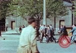 Standbild VE Day Celebrations Paris Frankreich, 1945, aus Sekunde 18 historischem Filmmaterial Videoclip 65675020434