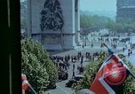 Standbild VE Day Celebrations Paris Frankreich, 1945, aus Sekunde 60 historischem Filmmaterial Videoclip 65675020434