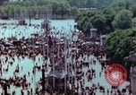 Standbild VE Day Feier Paris Frankreich, 1945, aus Sekunde 6 historischem Filmmaterial Videoclip 65675020435