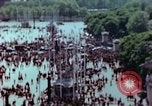 Standbild VE Day Feier Paris Frankreich, 1945, aus Sekunde 7 historischem Filmmaterial Videoclip 65675020435