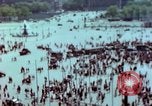 Standbild VE Day Feier Paris Frankreich, 1945, aus Sekunde 11 historischem Filmmaterial Videoclip 65675020435