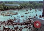 Standbild VE Day Feier Paris Frankreich, 1945, aus Sekunde 24 historischem Filmmaterial Videoclip 65675020435