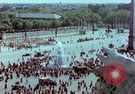 Standbild VE Day Feier Paris Frankreich, 1945, aus Sekunde 25 historischem Filmmaterial Videoclip 65675020435