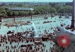 Standbild VE Day Feier Paris Frankreich, 1945, aus Sekunde 29 historischem Filmmaterial Videoclip 65675020435