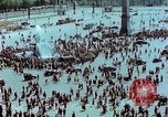 Standbild VE Day Feier Paris Frankreich, 1945, aus Sekunde 50 historischem Filmmaterial Videoclip 65675020435
