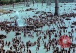 Standbild VE Day Feier Paris Frankreich, 1945, aus Sekunde 51 historischem Filmmaterial Videoclip 65675020435