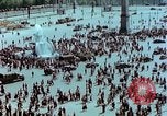 Standbild VE Day Feier Paris Frankreich, 1945, aus Sekunde 52 historischem Filmmaterial Videoclip 65675020435