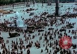 Standbild VE Day Feier Paris Frankreich, 1945, aus Sekunde 54 historischem Filmmaterial Videoclip 65675020435