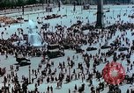 Standbild VE Day Feier Paris Frankreich, 1945, aus Sekunde 57 historischem Filmmaterial Videoclip 65675020435