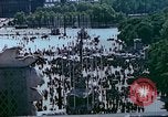 Standbild VE Day Feier Paris Frankreich, 1945, aus Sekunde 61 historischem Filmmaterial Videoclip 65675020435