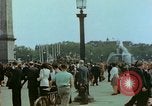 Standbild VE Day Celebrations Paris Frankreich, 1945, aus Sekunde 3 historischem Filmmaterial Videoclip 65675020436