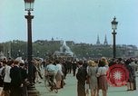 Standbild VE Day Celebrations Paris Frankreich, 1945, aus Sekunde 6 historischem Filmmaterial Videoclip 65675020436