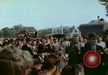 Standbild VE Day Celebrations Paris Frankreich, 1945, aus Sekunde 8 historischem Filmmaterial Videoclip 65675020436