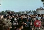 Standbild VE Day Celebrations Paris Frankreich, 1945, aus Sekunde 10 historischem Filmmaterial Videoclip 65675020436