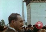 Standbild VE Day Celebrations Paris Frankreich, 1945, aus Sekunde 12 historischem Filmmaterial Videoclip 65675020436