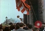 Standbild VE Day Celebrations Paris Frankreich, 1945, aus Sekunde 14 historischem Filmmaterial Videoclip 65675020436