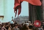 Standbild VE Day Celebrations Paris Frankreich, 1945, aus Sekunde 21 historischem Filmmaterial Videoclip 65675020436