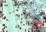 Standbild VE Day celebration Parade Paris Frankreich, 1945, aus Sekunde 31 historischem Filmmaterial Videoclip 65675020437
