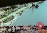 Standbild VE Day celebration Parade Paris Frankreich, 1945, aus Sekunde 36 historischem Filmmaterial Videoclip 65675020437