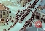 Standbild VE Day celebration Parade Paris Frankreich, 1945, aus Sekunde 59 historischem Filmmaterial Videoclip 65675020437