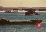 Standbild Matrose der US Navy im Hafen von Tunis Tunis Tunesien Tunis Port, 1943, aus Sekunde 9 historischem Filmmaterial Videoclip 65675020441