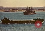 Standbild Matrose der US Navy im Hafen von Tunis Tunis Tunesien Tunis Port, 1943, aus Sekunde 11 historischem Filmmaterial Videoclip 65675020441