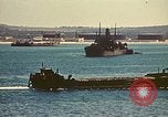 Standbild Matrose der US Navy im Hafen von Tunis Tunis Tunesien Tunis Port, 1943, aus Sekunde 15 historischem Filmmaterial Videoclip 65675020441
