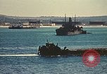 Standbild Matrose der US Navy im Hafen von Tunis Tunis Tunesien Tunis Port, 1943, aus Sekunde 19 historischem Filmmaterial Videoclip 65675020441
