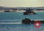 Standbild Matrose der US Navy im Hafen von Tunis Tunis Tunesien Tunis Port, 1943, aus Sekunde 22 historischem Filmmaterial Videoclip 65675020441