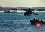 Standbild Matrose der US Navy im Hafen von Tunis Tunis Tunesien Tunis Port, 1943, aus Sekunde 26 historischem Filmmaterial Videoclip 65675020441