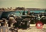 Standbild Matrose der US Navy im Hafen von Tunis Tunis Tunesien Tunis Port, 1943, aus Sekunde 55 historischem Filmmaterial Videoclip 65675020441
