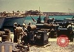 Standbild Matrose der US Navy im Hafen von Tunis Tunis Tunesien Tunis Port, 1943, aus Sekunde 59 historischem Filmmaterial Videoclip 65675020441